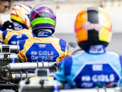Symboldbild: Kart-Rennfahrer in ihren Karts